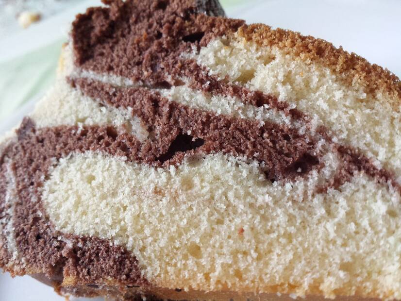 Torta brez glutena? Recept za torto s kokosom ali oreščki