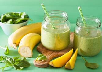 Recept za zdrav in fit mangov smoothie (z banano in ananasom)